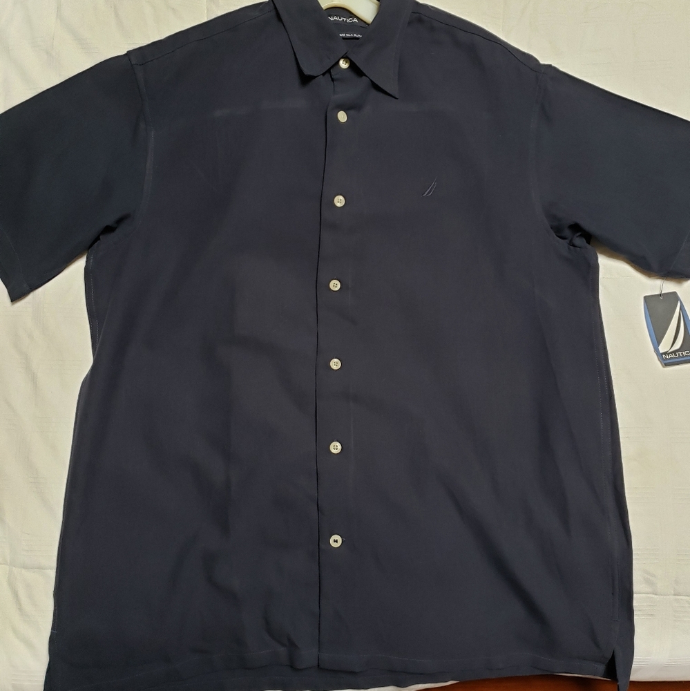 NWT NAUTICA MENS NAVY SHORT SLEEVE SHIRT SIZE S